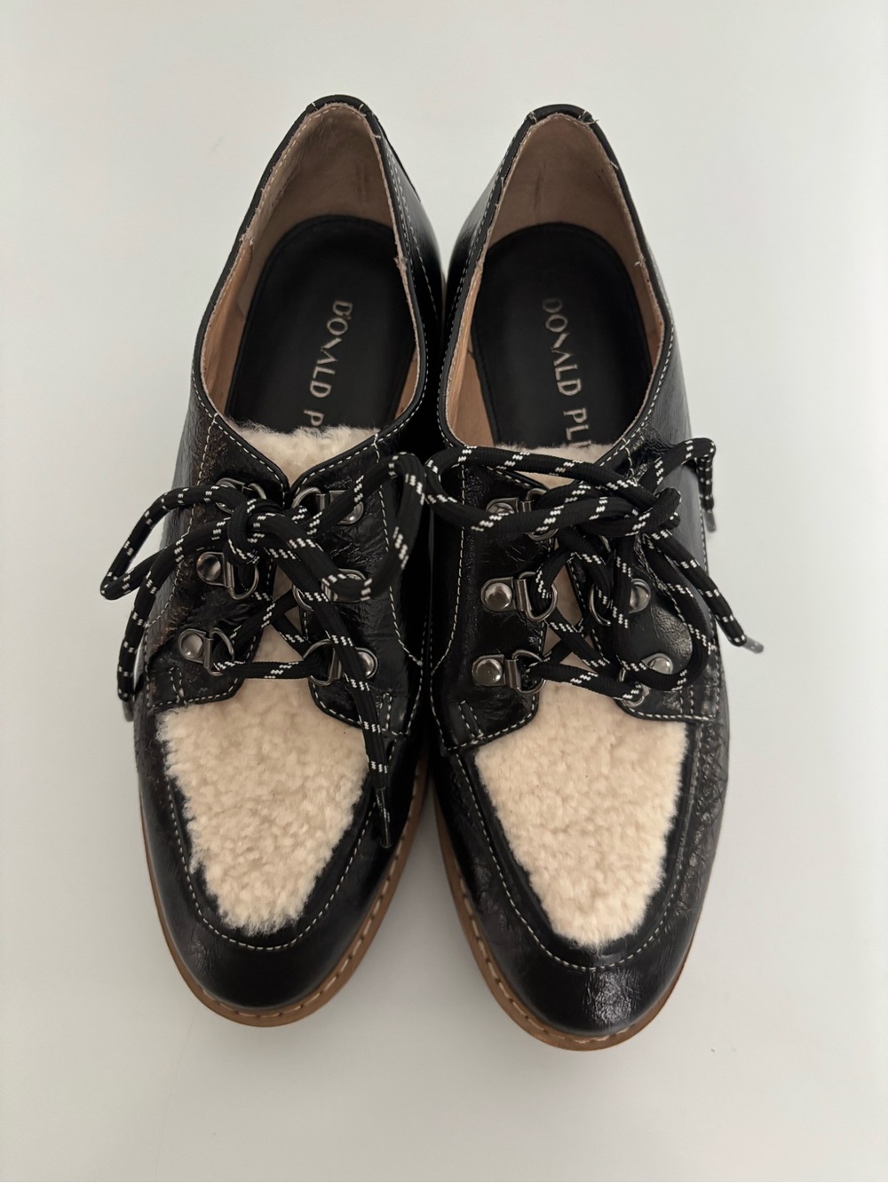 Donald J. Pliner Black Leather Lace-Up Shoes with Cream Shearling